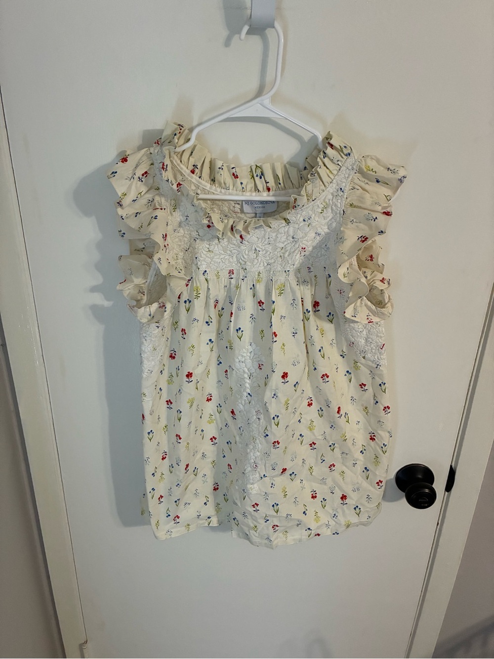 Mi Golondrina Cream Floral print and embroidered Ruffle Sleeveless Top